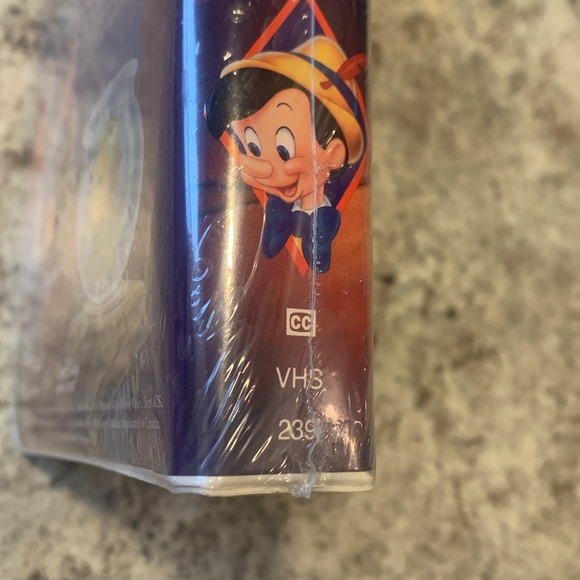 Disney Pinocchio VHS Masterpiece Edition 1993 Clamshell Factory Sealed - Picture 4 of 6
